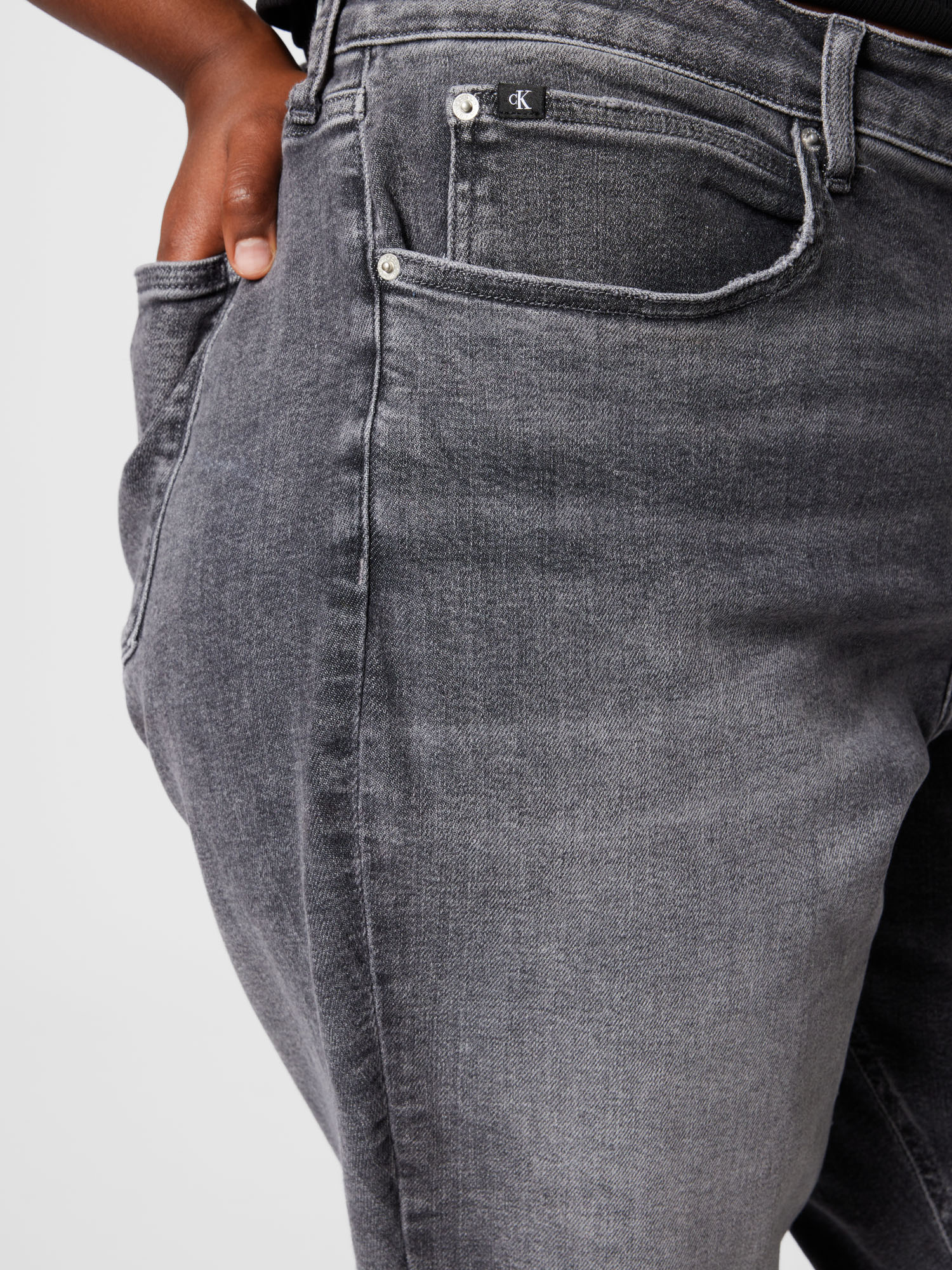 Calvin Klein Jeans Curve Jeans in Grau 