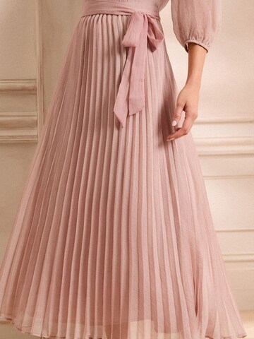 Abito di love & roses in rosa