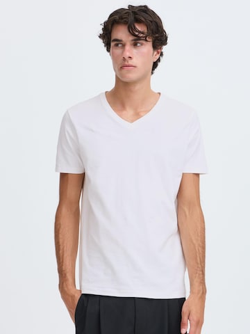 Casual Friday Μπλουζάκι 'Lincoln' σε λευκό: μπροστά