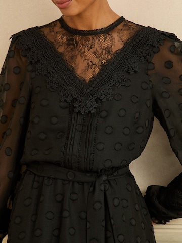 Rochie de la love & roses pe negru