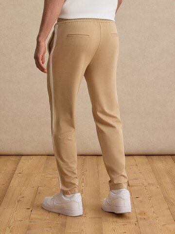 Effilé Pantalon 'Sven' DAN FOX APPAREL en beige