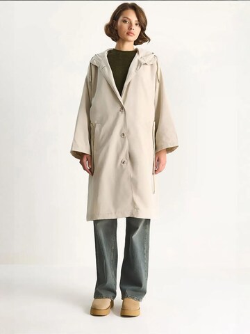 Bianco Lucci - Sobretudo meia-estação em bege