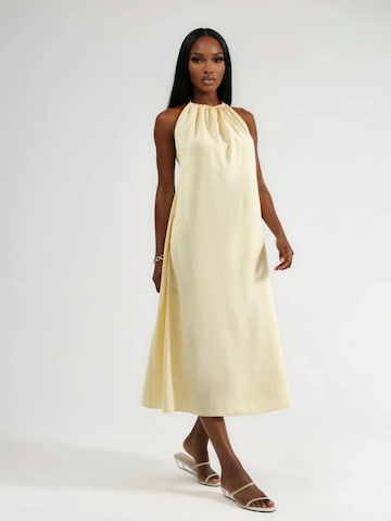 Busem Dress in Yellow: front