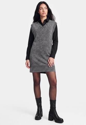 Robe myMo ROCKS en gris : devant