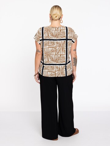 YOEK T-Shirt in Beige
