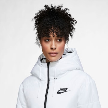 Nike Sportswear Prechodná bunda - biela