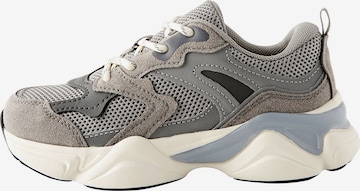 NextTenisice - siva boja: prednji dio