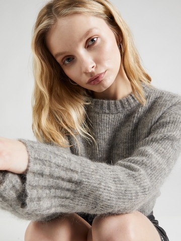 Pullover 'Servianny' di mbym in grigio