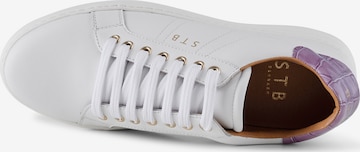 Baskets basses 'STB-VALDA L' Shoe The Bear en blanc