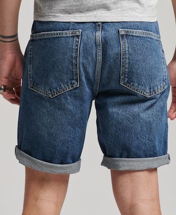 Superdry Regular Shorts in Blau