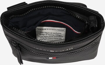 TOMMY HILFIGER Tasche in Schwarz