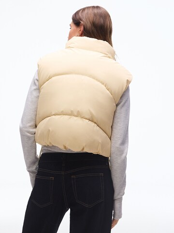 Bershka Bodywarmer in Geel