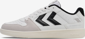 Baskets basses Hummel en blanc : devant