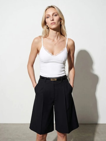 Dilvin Top in White: front