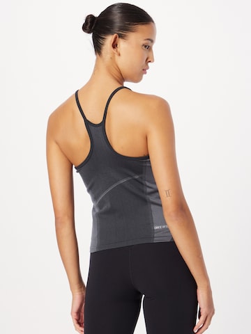 NIKE Sportovní top – černá