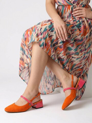 VENEZIA Slingback Pumps in Orange: front
