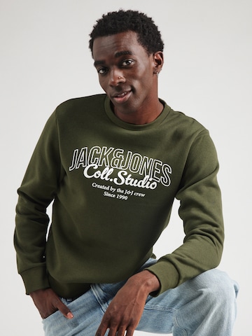 JACK & JONES Sweatshirt 'JJMakoto' in Groen: voorkant