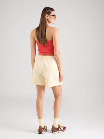 ADIDAS ORIGINALS - Loosefit Calças 'ESS FT' em bege