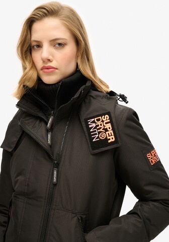 Superdry Jacke in Schwarz