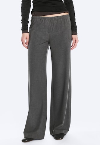 WEEKDAY Wide leg Broek 'Lune' in Grijs: voorkant