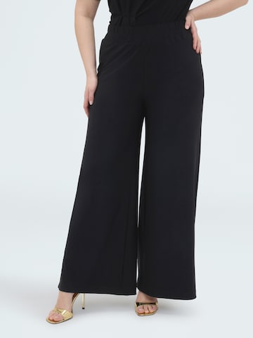 évasé Pantalon Fiorella Rubino en noir