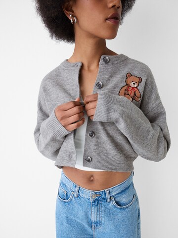 Bershka Strickjacke in Grau