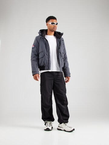 Superdry Jacke in Grau