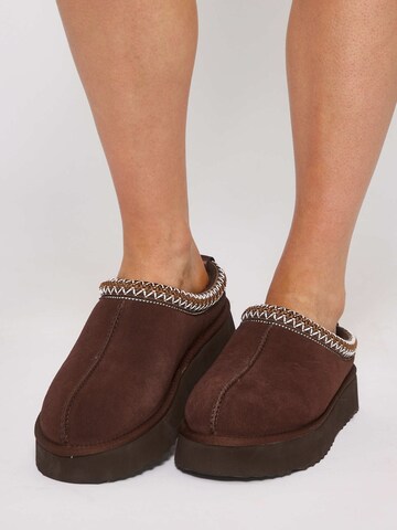 Loungeable Hausschuh in Braun