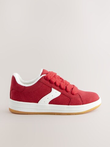 Baskets Next en rouge