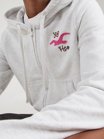 Sweat-shirt 'HERITAGE' HOLLISTER en gris