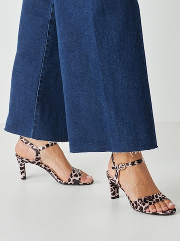 Tamaris Босоножки с ремешком в Коричневый