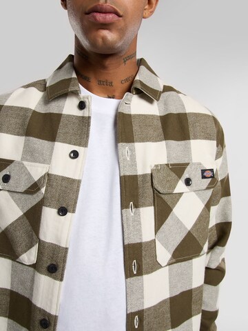 DICKIES Comfort Fit Skjorta 'SACRAMENTO' i grön