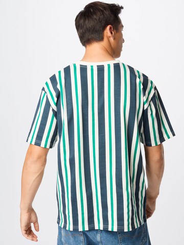 Tricou de la NEW ERA pe albastru