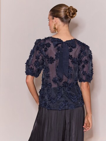 Lipsy Blouse in Blauw