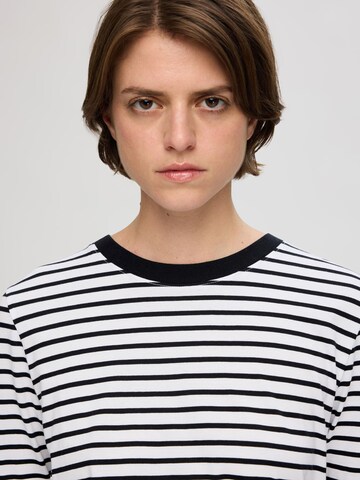 Tricou de la SELECTED pe negru