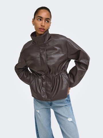 ONLY - Chaqueta de entretiempo 'ONLRoxy' en marrón: frente