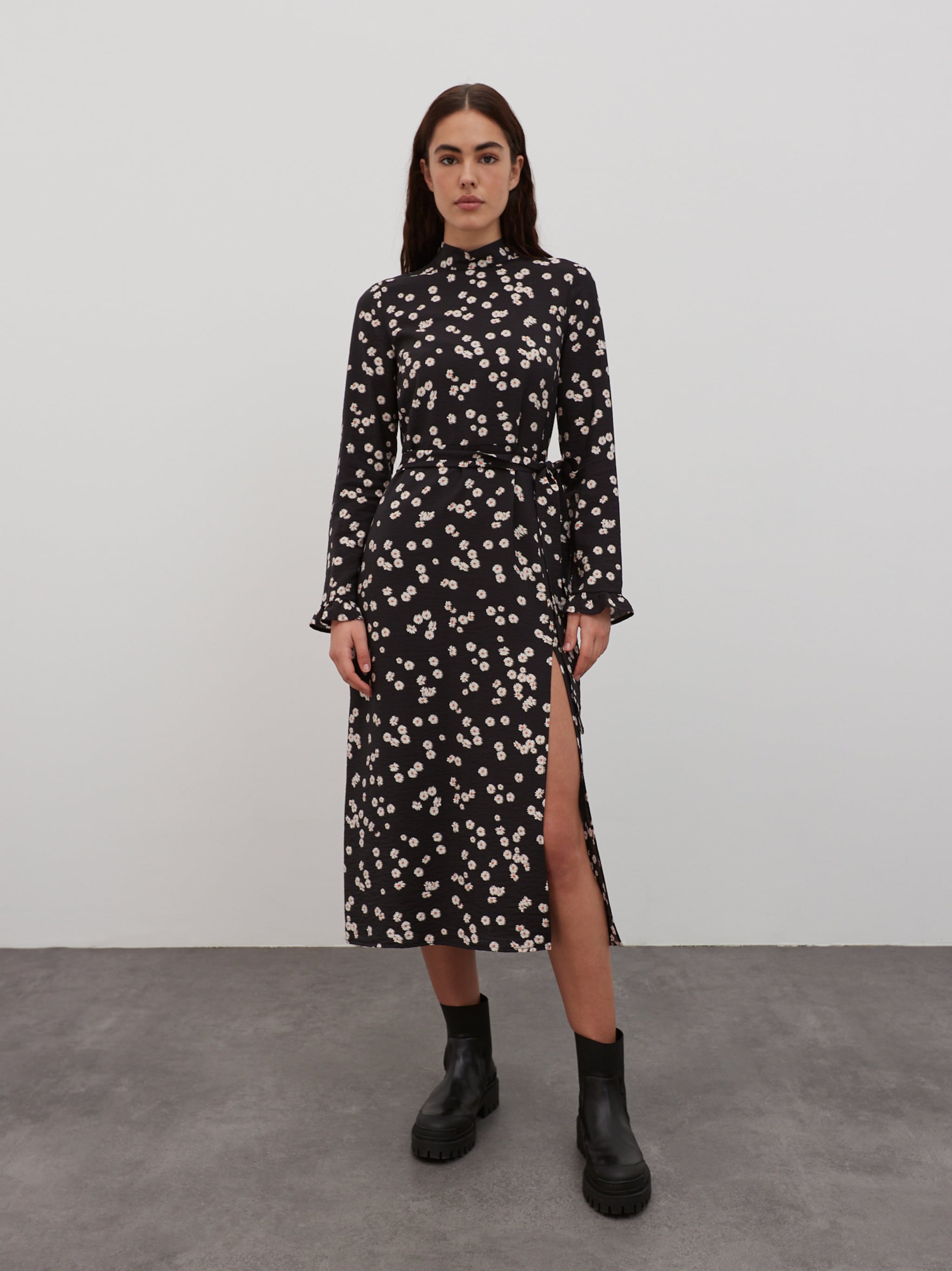 EDITED Produkte Kleid 'Neha' schwarz