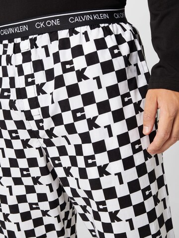 Calvin Klein Underwear Pitkä pyjama värissä musta