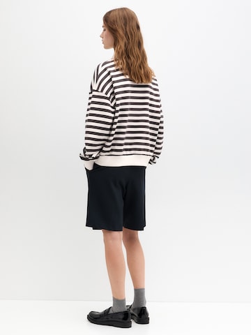 Sweat-shirt Pull&Bear en blanc