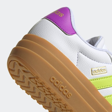 ADIDAS SPORTSWEAR Sneakersy niskie 'Court Bold' w kolorze biały