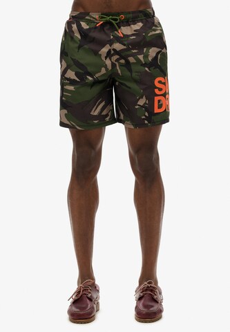 Shorts de bain Superdry en vert : devant