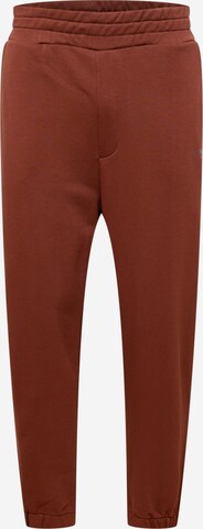 BURTON MENSWEAR LONDON Tapered Broek in Bruin: voorkant