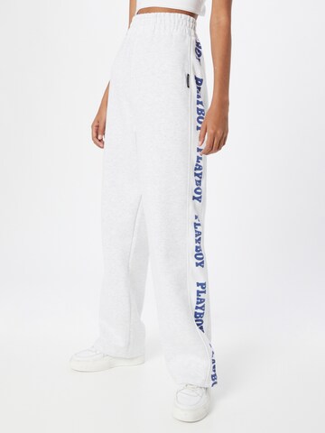 Loosefit Pantalon 'PLAYBOY' Missguided en gris : devant