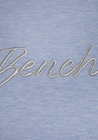 BENCH Μπλούζα φούτερ σε μπλε