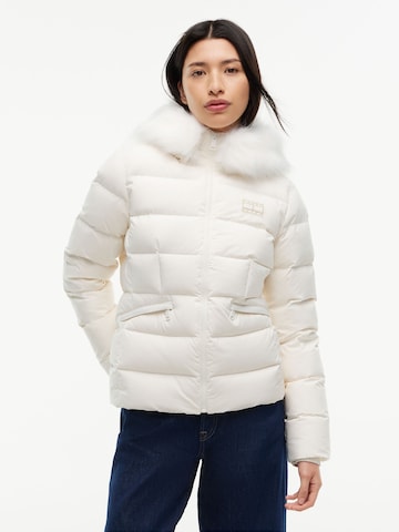 Giacca invernale di Tommy Jeans in bianco: frontale