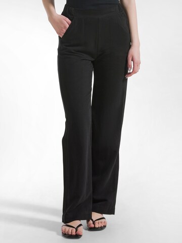 Wide leg Pantaloni di DEHA in nero: frontale
