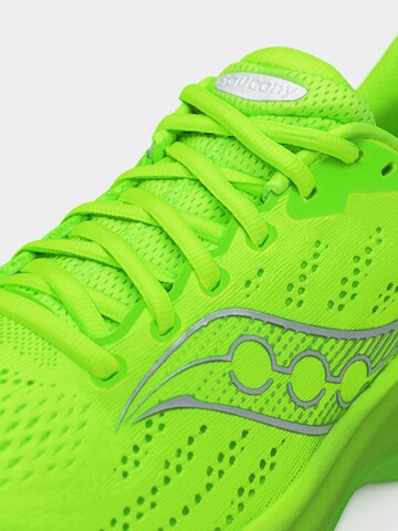 Chaussure de course saucony en vert