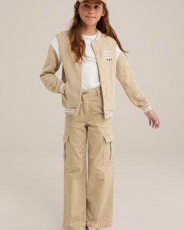 WE Fashion Regular Trousers in Beige