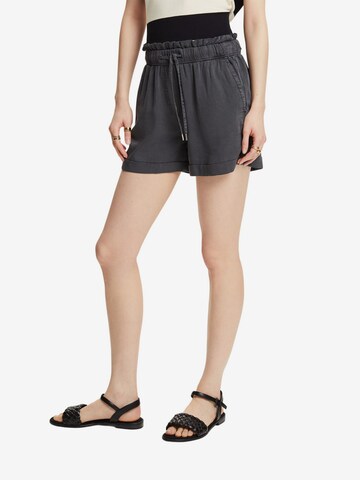 ESPRIT Regular Shorts in Grau