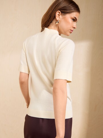 Pullover di Friends Like These in beige